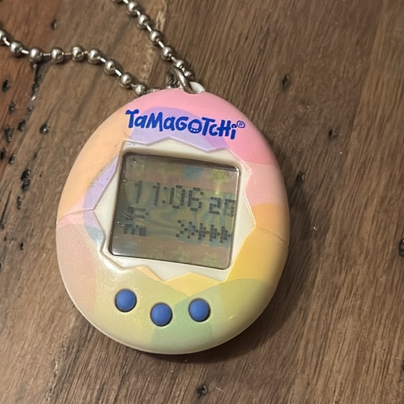 💥💥SALE Kids/Girls/Boys Toy Handheld Original Tamagotchi Virtual Pet Keychain - Picture 1 of 5